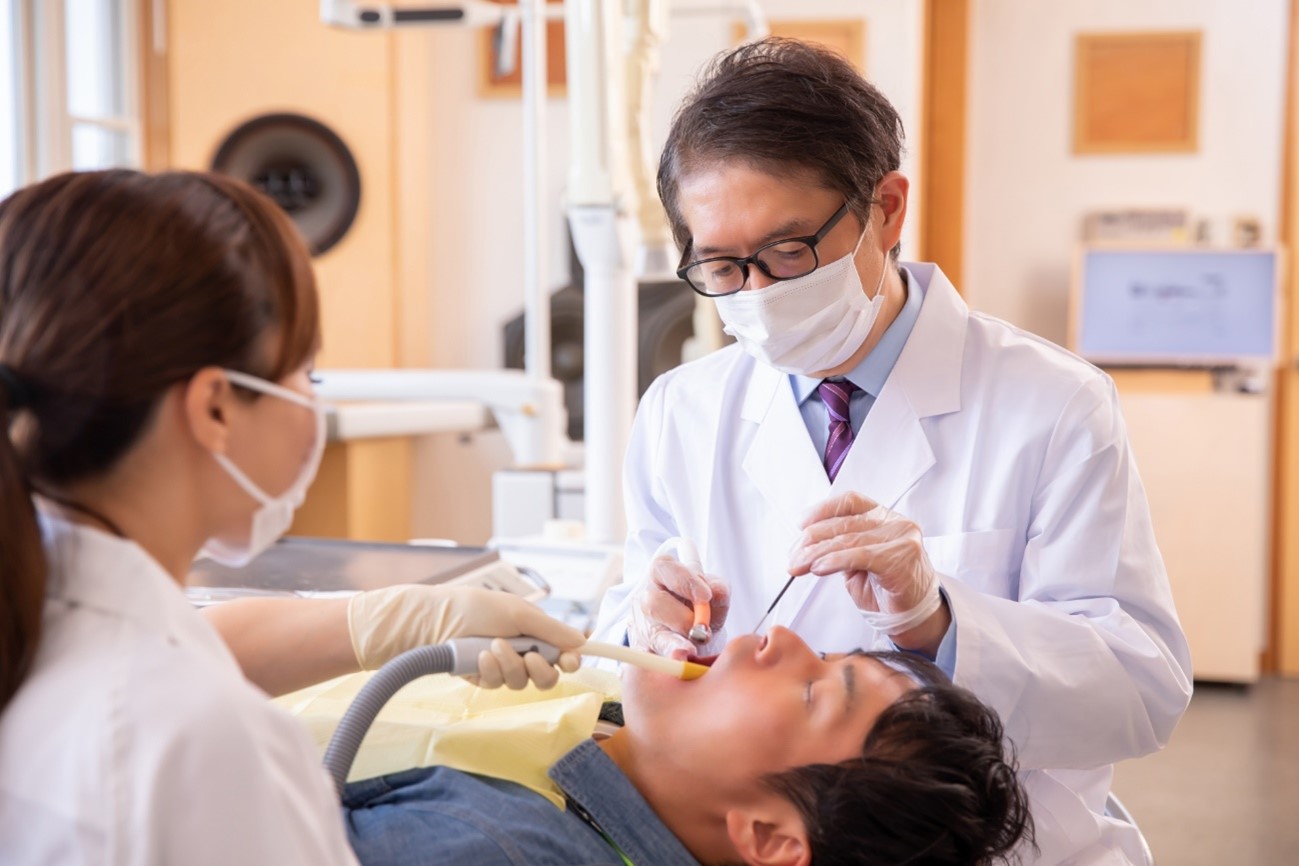 なぜインプラントを勧めない？歯医者の考え方を徹底解剖 | 横浜市中区